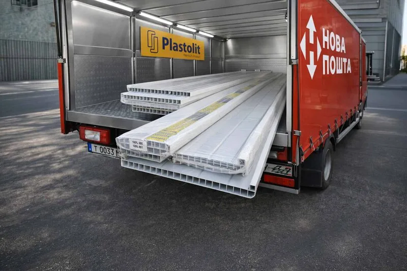 Доставка підвіконь Plastolit Новою Поштою